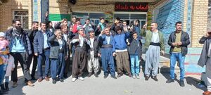 عکس یادگاری مهابادی‌ها پای صندوق رای