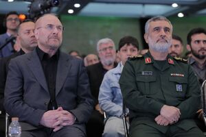 تصاویری از سردار حاجی‌زاده و قالیباف در بزرگداشت پدر موشکی ایران