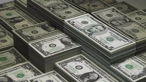 دلار در حال فروپاشی است؛ مشاوران اقتصادی ترامپ به او دروغ گفتند!