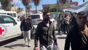 عکس/ آزادی ۱۰ نفر از اسرای غزه از زندان رژیم صهیونیستی