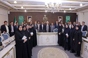 عکس/ دیدار رئیس قوه قضاییه با جمعی از معلمان نمونه کشوری
