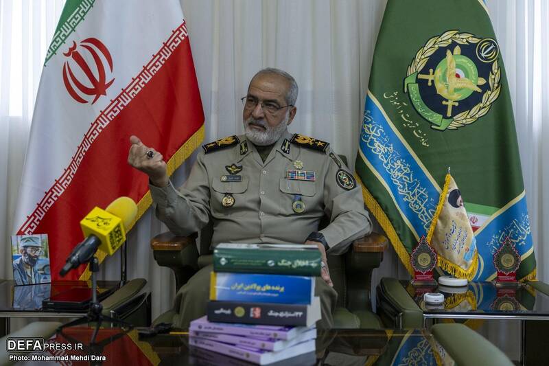 امیر سرتیپ شیخ: جنگ روسیه و اوکراین یک کارگاه آموزشی بزرگ است/فناوری‌های رباتیک همچون پهپادها و «شهپادها» را به روز کرده‌ایم/حجم دانشجوی خارجی دافوس دو برابر شده است