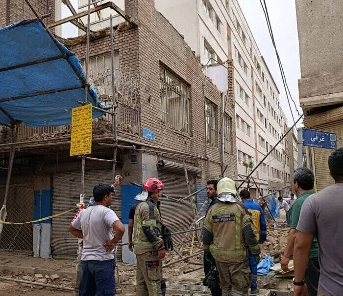حادثه تخریب ساختمان در تهران،‌ سه کارگر افغان مصدوم شدند